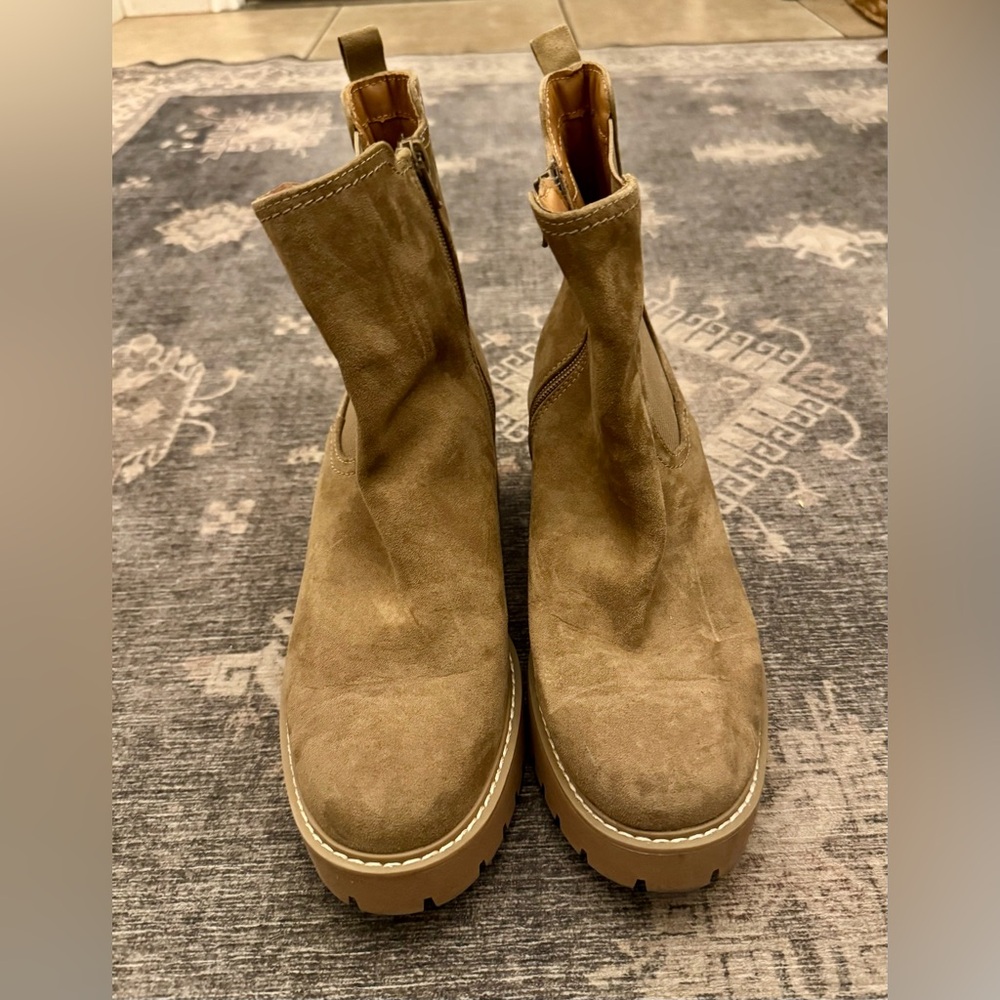 Universal Thread Tan Ankle Boots